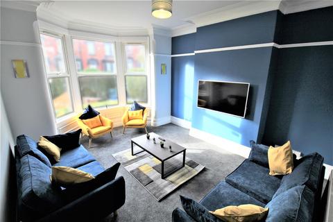 8 bedroom house share to rent - Room 6, 18 Estcourt Avenue, Headingley, Leeds, West Yorkshire