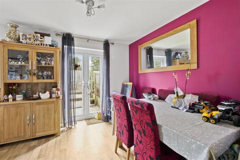 37 Copenhagen Way, Bidford On Avon, Alcester, B50 4FY