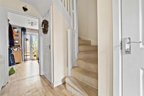 37 Copenhagen Way, Bidford On Avon, Alcester, B50 4FY