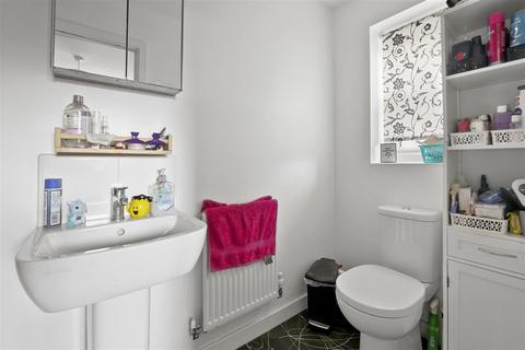 37 Copenhagen Way, Bidford On Avon, Alcester, B50 4FY