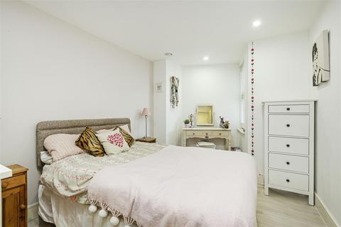 1 bedroom flat for sale - Colston Road, East Sheen, SW14