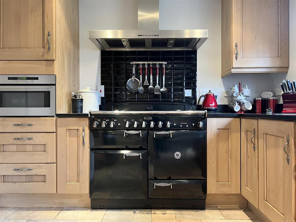 5 FA6 BB53-5 A61-4 BAD-880 A-EA9466 F73 A94.jpeg