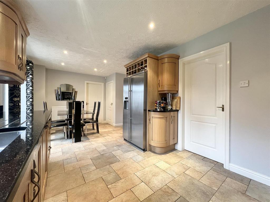 DF1 E8 F55-E418-4 A64-8 B9 A-EEBF29 E2 CEA3.jpeg