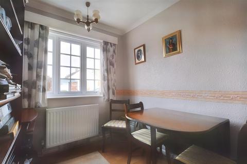 2 Appledorne Way, Arnold, Nottingham, NG5 8JQ