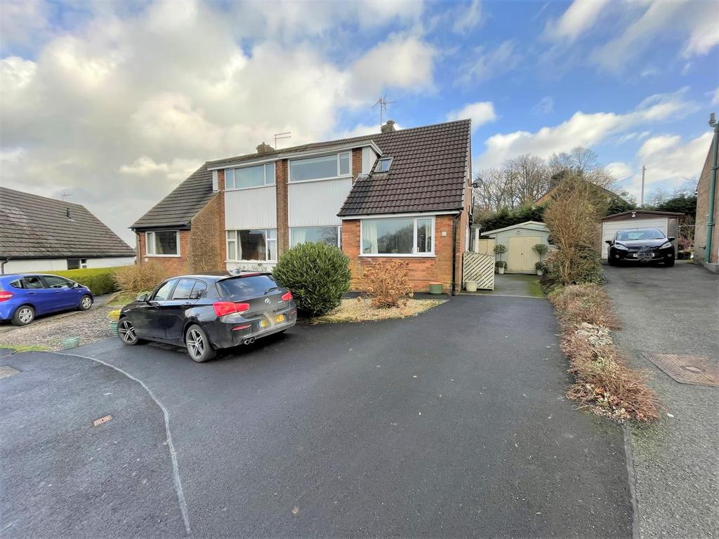 Bryers Croft, Wilpshire, Ribble Valley 3 bed semidetached house £320,000