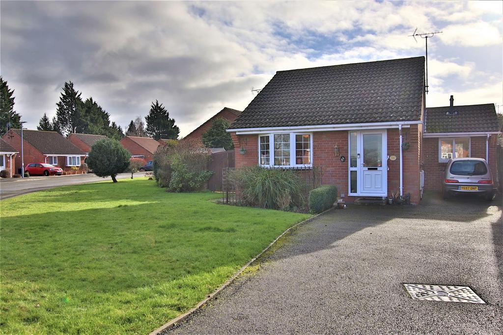 Sinderberry Drive, Northway, Tewkesbury 2 bed bungalow for sale £270,000