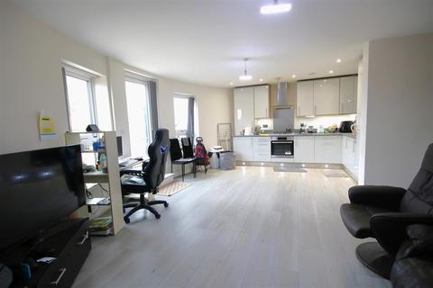 2 bedroom apartment for sale - Tresco, Windsor Road, Slough