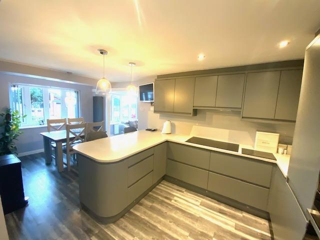 Kitchen 2.jpg