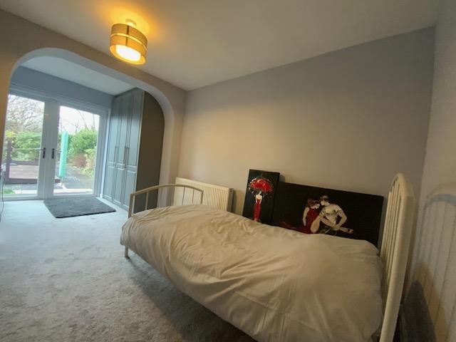 Bed 2.jpg