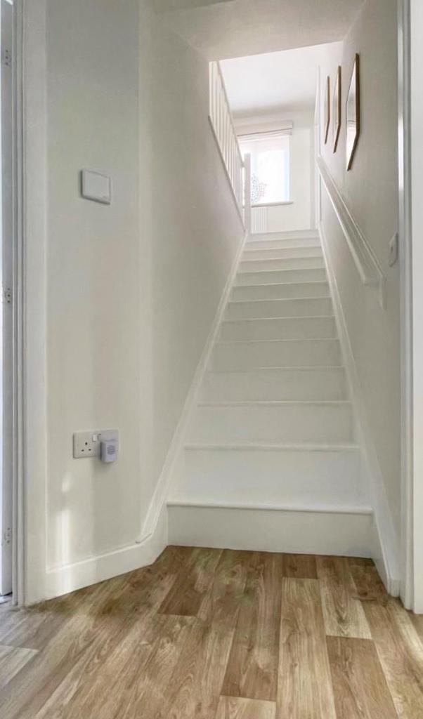 8 Entrance Hall 2.jpg