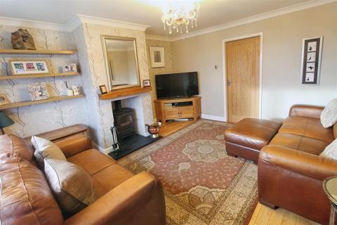 3 bedroom semi-detached house for sale - Oaklea Close, Staincross, Barnsley S75 6LY