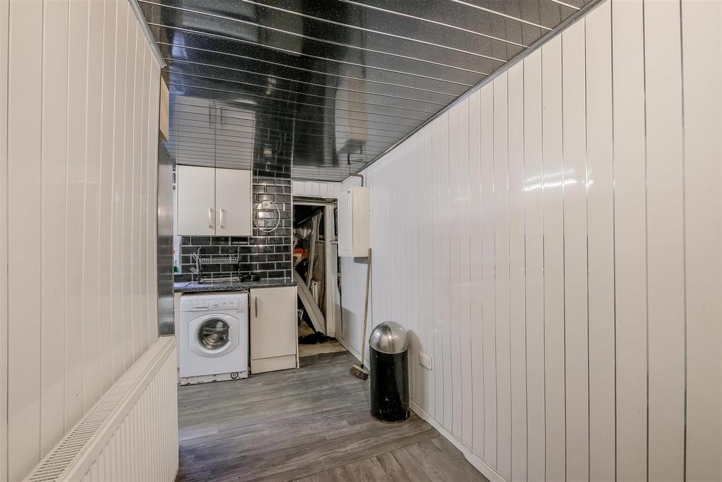 Thornton Street, Halifax 2 bed terraced house for sale £79,950