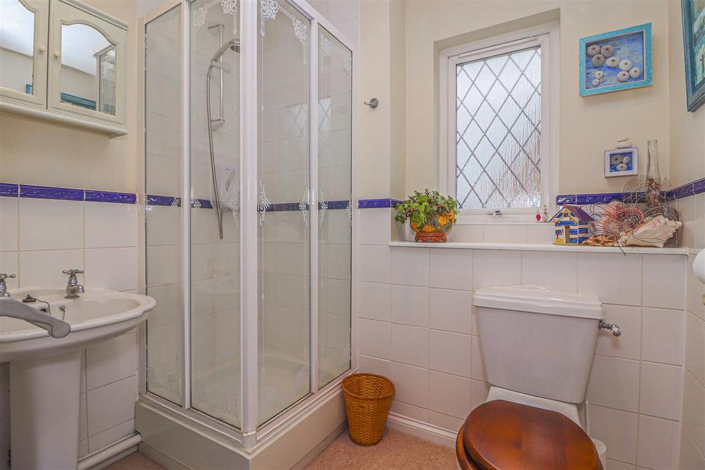 En suite to bedroom two