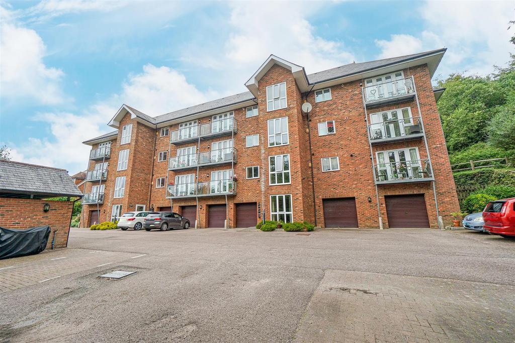 Beachy Head View, St. LeonardsOnSea 2 bed flat for sale £270,000