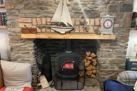 26 Bridge Street, Llangennech, Llanelli, SA14 8TN