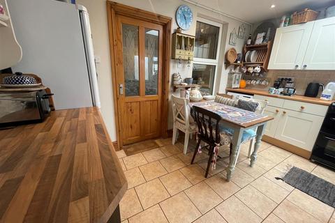 26 Bridge Street, Llangennech, Llanelli, SA14 8TN