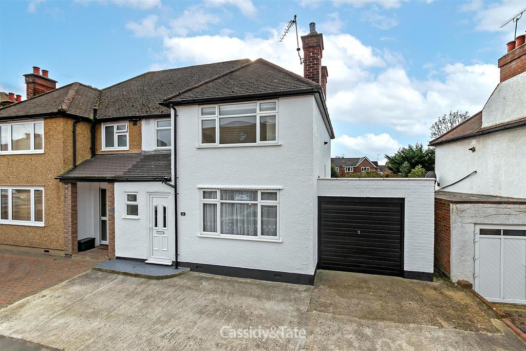 Hedley Road, St. Albans 3 bed semidetached house £2,300 pcm (£531 pw)