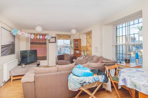 2 bedroom flat to rent - Smiths Place Edinburgh EH6 8NT United Kingdom