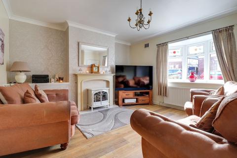 16 Hillside Road, Ackworth, Pontefract, WF7 7NJ