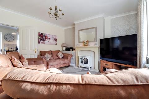 16 Hillside Road, Ackworth, Pontefract, WF7 7NJ