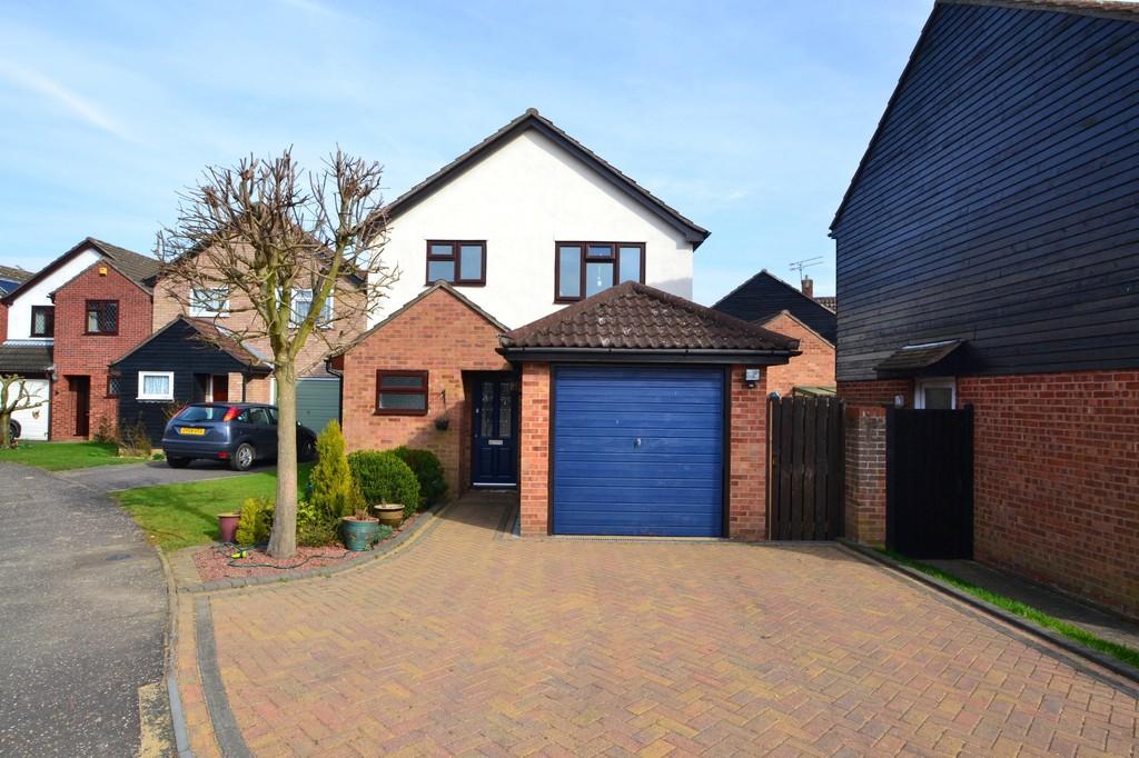 Longshots Close, Chelmsford 4 bed detached house £425,000