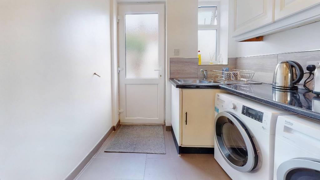 Apartment in Thornton Heath - View 3