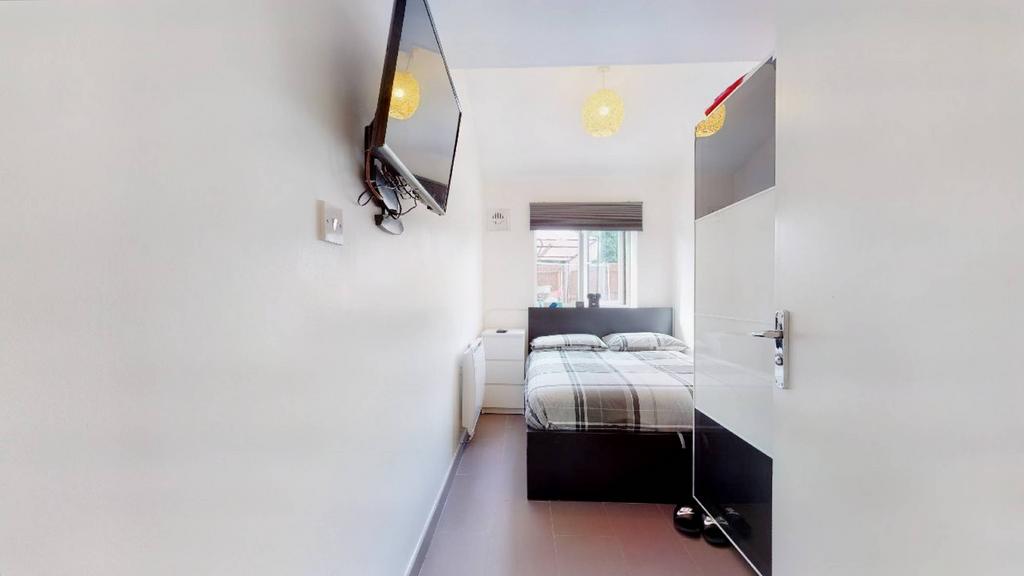 Apartment in Thornton Heath - View 4