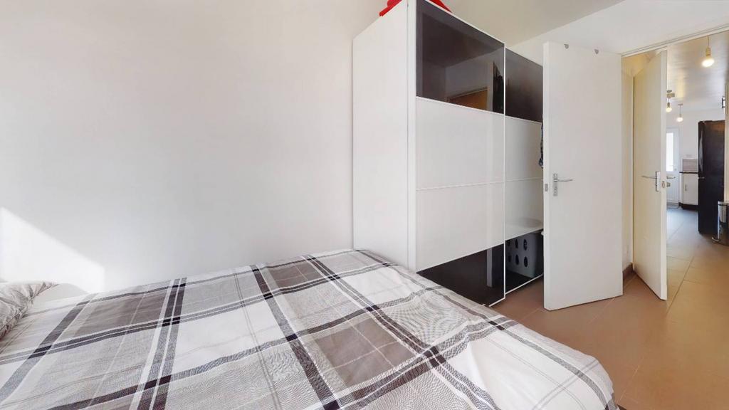 Apartment in Thornton Heath - View 5