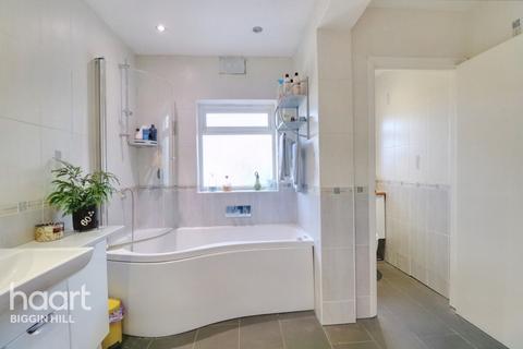 The Warren Cudham Road, Tatsfield, Westerham, TN16 2NS