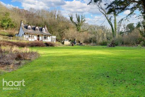 The Warren Cudham Road, Tatsfield, Westerham, TN16 2NS