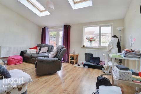 3 bedroom semi-detached house for sale - Calder Close, Swindon