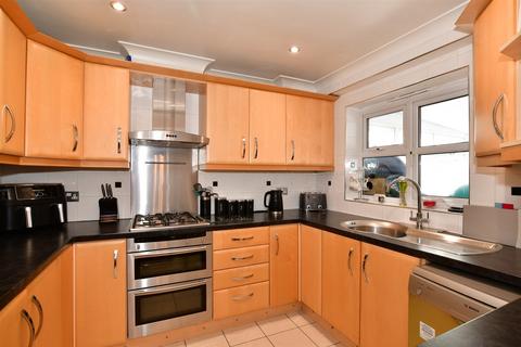 17 Cranmere Court, Strood, Rochester, ME2 4SF