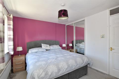 17 Cranmere Court, Strood, Rochester, ME2 4SF