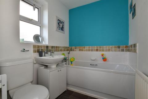 17 Cranmere Court, Strood, Rochester, ME2 4SF