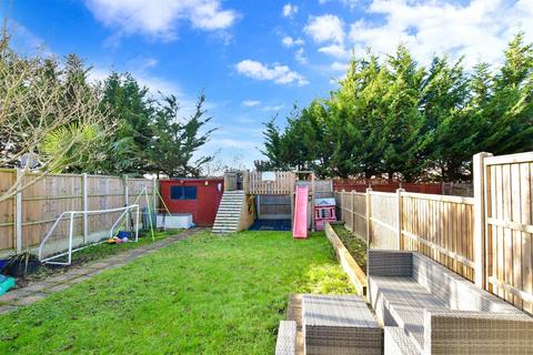 17 Cranmere Court, Strood, Rochester, ME2 4SF