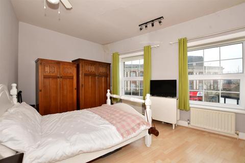 2 bedroom maisonette for sale - Church Street, Leatherhead, Surrey