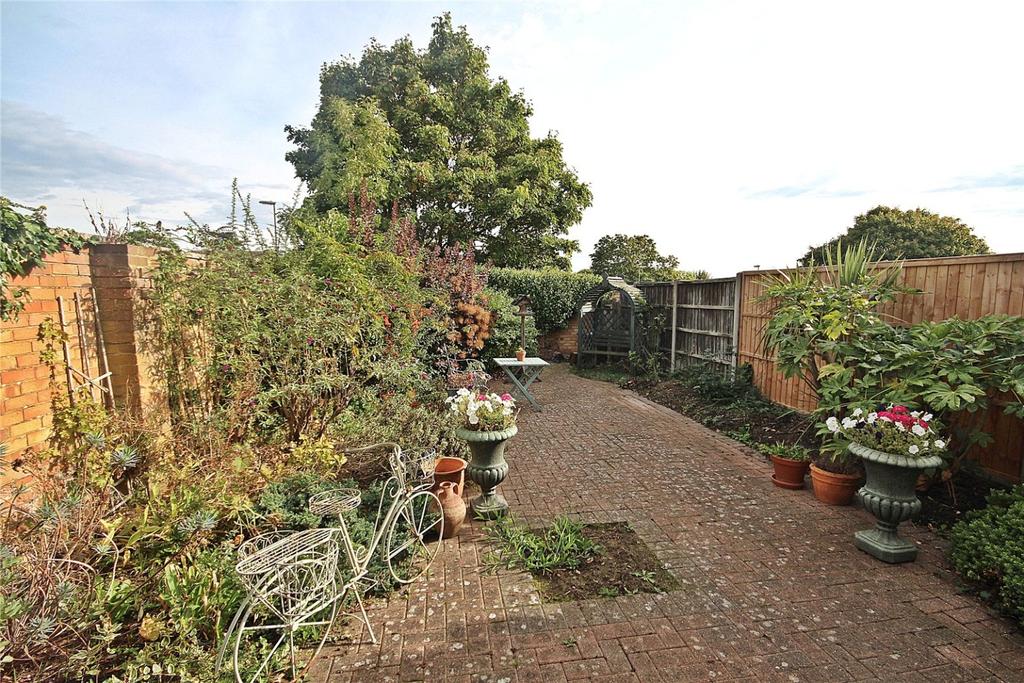 Bluebell Close, Flitwick, Bedford... 3 bed end of terrace house £325,000