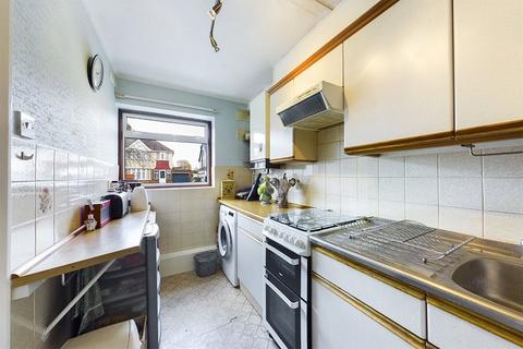 2 bedroom end of terrace house for sale - Newnham Avenue, Ruislip, Middlesex, HA4