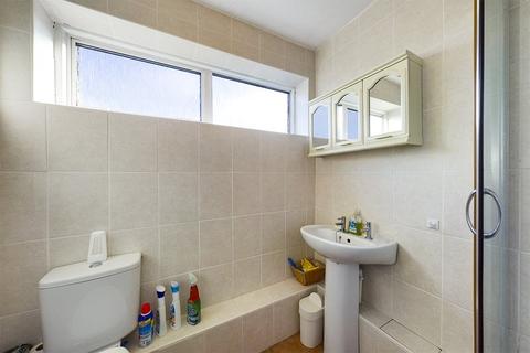 38 Newnham Avenue, Ruislip, HA4 9RN