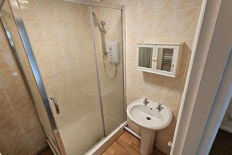 2 bedroom apartment to rent, Bourne Pines - Christchurch Road, Bournemouth