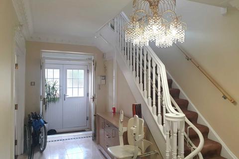 6 bedroom detached house for sale - Firs Drive, Hounslow