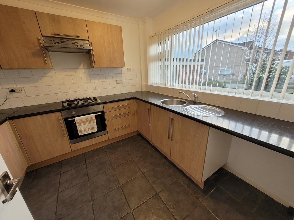 Green Lane, Rugeley WS15 3 bed terraced house £775 pcm (£179 pw)
