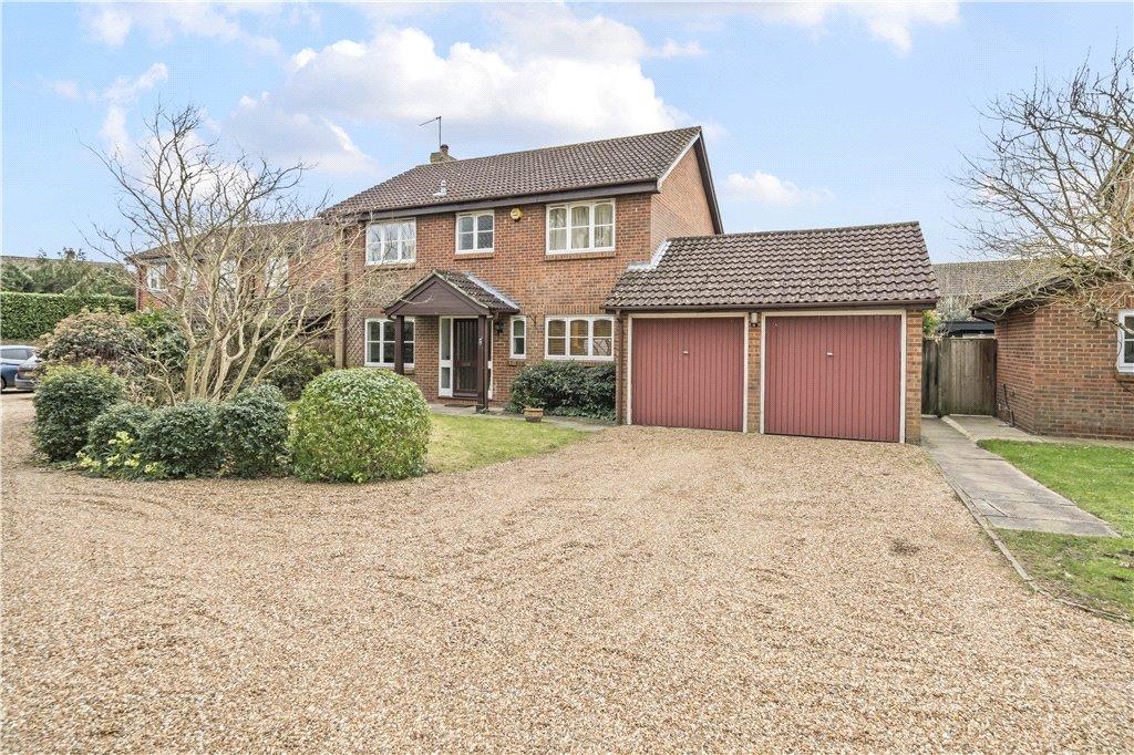 Horseshoe Drive, Romsey, Hampshire 4 bed detached house for sale £775,000