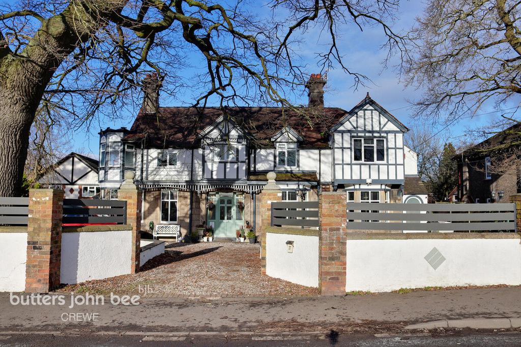 Crewe Road, Crewe 5 bed detached house for sale £700,000