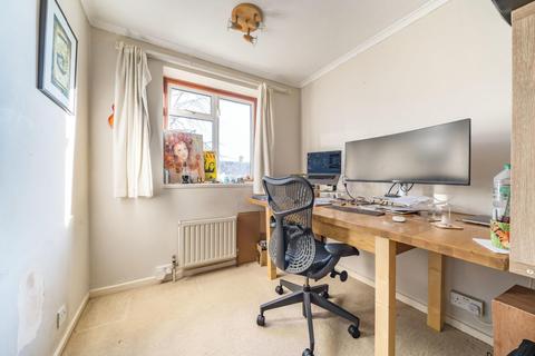 26 Lenham Road, London, SE12 8QN