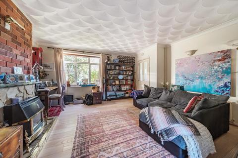 26 Lenham Road, London, SE12 8QN