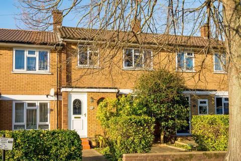 26 Lenham Road, London, SE12 8QN