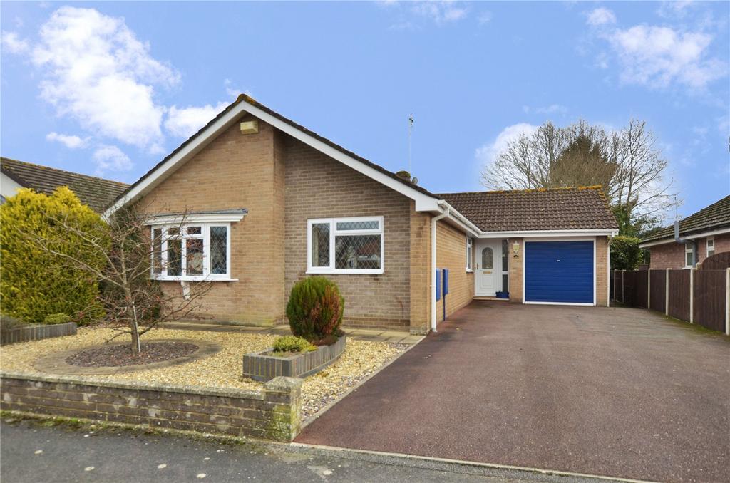 Albany Drive, Three Legged Cross, Wimborne, Dorset, BH21 3 bed bungalow