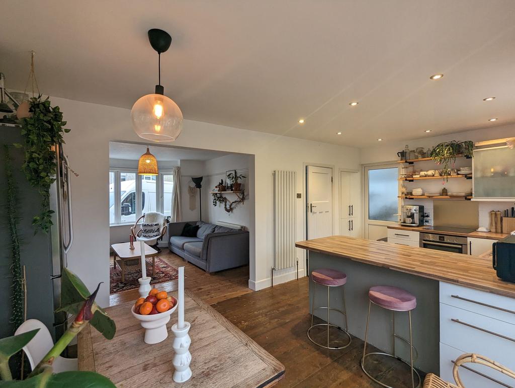 Bryn Road, Weymouth 3 bed semidetached house £325,000