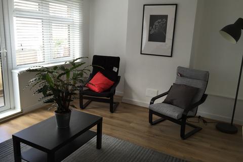 62 Cliff Walk, London, E16 4HN